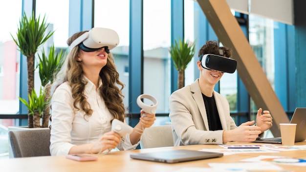 Free photo business conference in vr in an office